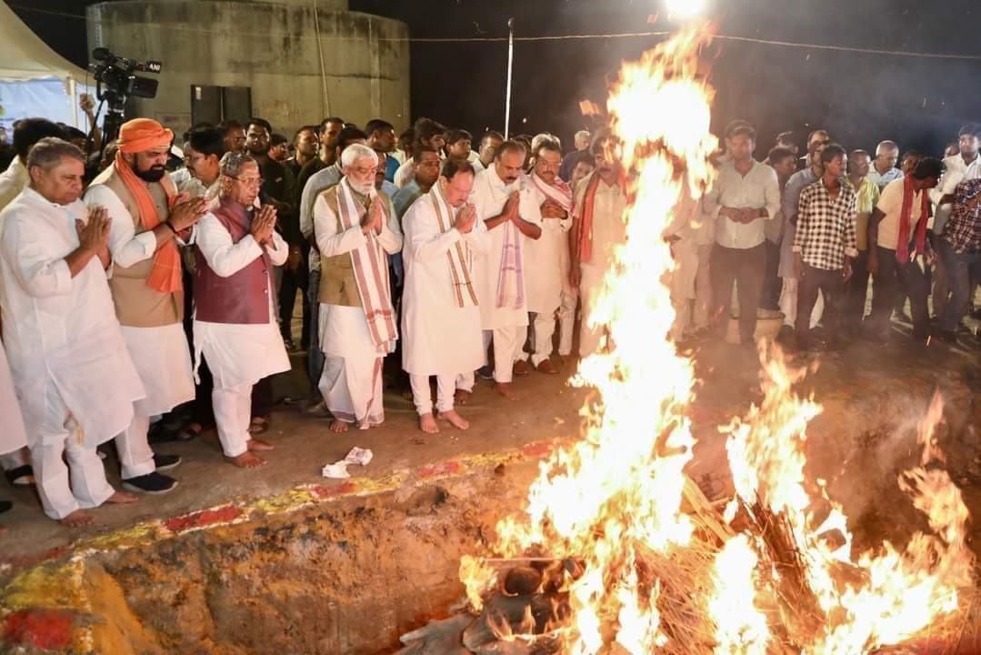 मुख्यमंत्री ने अपने शोक संदेश में कहा कि स्व. सुशील कुमार मोदी जेपी आंदोलन के सच्चे सिपाही थे. Late sushil Modi : Ganga Ghat