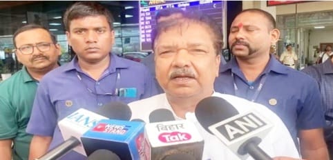 विपक्ष का अपराध पर बोलने का अधिकार नहीं’ : मंत्री डा.दिलीप जायसवाल