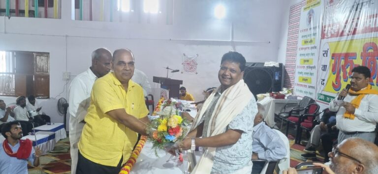 ठाकुर प्रसाद महाविद्यालय के सभागार में सम्मानित हुए के पी कॉलेज के प्रधानाचार्य