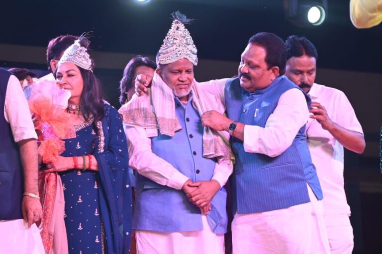 बिहार की धरती पर वर्ल्ड पीस हार्मनी के चेयरमैन डॉ. शकील सैफी का भव्य स्वागत, बॉलीवुड अभिनेत्री जयाप्रदा ने बढ़ाई कार्यक्रम की शोभा