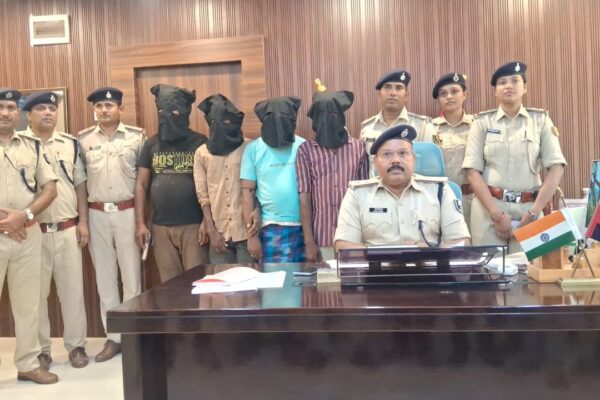 अररिया पुलिस को बड़ी सफलता: टॉप-10 इनामी अपराधी मो. मुस्तफा उर्फ फिच्चा और मो. शुभान मियाँ गिरफ्तार