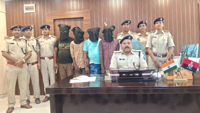 अररिया पुलिस को बड़ी सफलता: टॉप-10 इनामी अपराधी मो. मुस्तफा उर्फ फिच्चा और मो. शुभान मियाँ गिरफ्तार