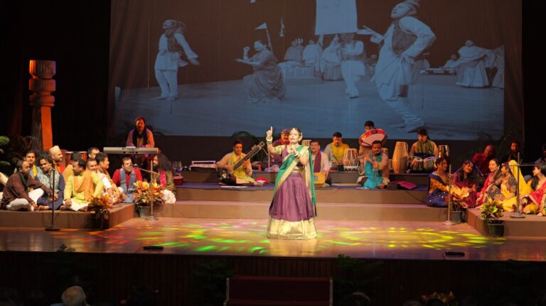 राष्ट्रीय नाट्य विद्यालय रंगमंडल के तरफ से आयोजित ग्रीष्मकालीन नाट्य महोत्सव के अंतर्गत एक सुरमयी संध्या ‘रंग संगीत’ शीर्षक से प्रस्तुत की गई