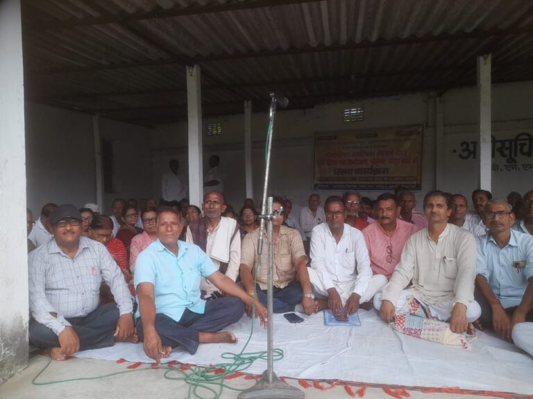 “बने गोदाम, यह पब्लिक की सीधी मांग है”: किस्मत खवासपुर पैक्स की आमसभा में गूंज उठी आवाज