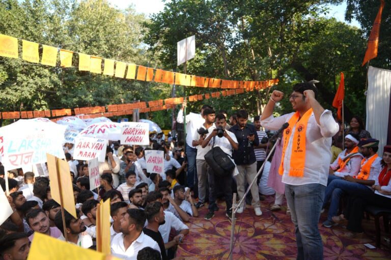 एबीवीपी की छात्र गर्जना रैली में डीयू के हजारों छात्र जुटे